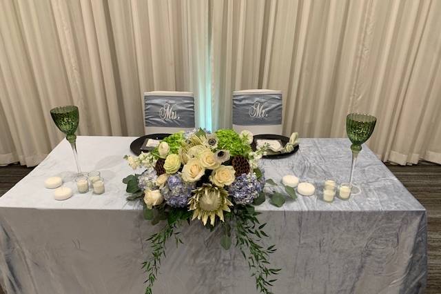 Head Table - light blue