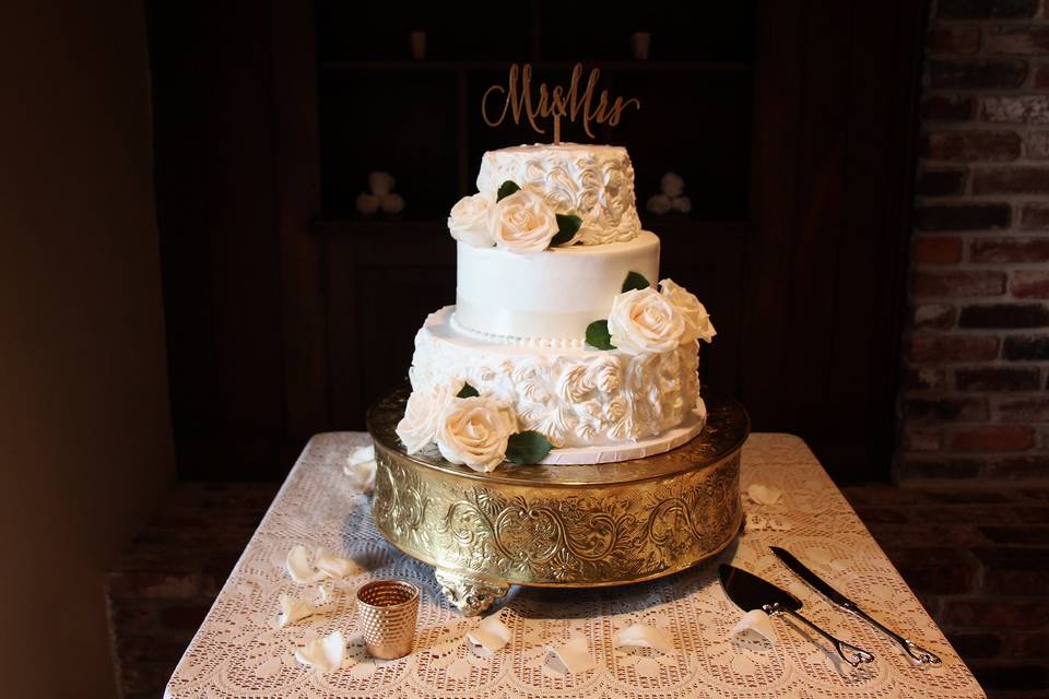 Wedding Cake - Gold Cream