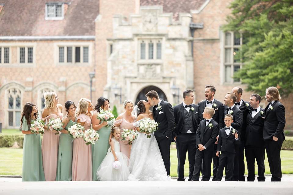 Bridal party at Meadow Brook