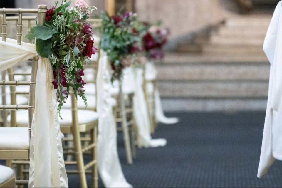 Aisle decor