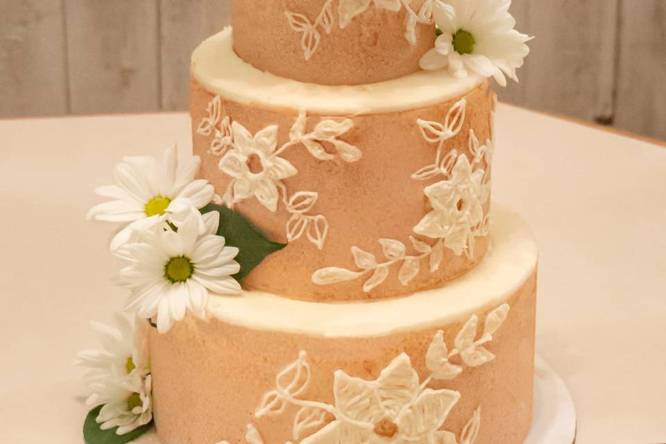 Elegant wedding cake