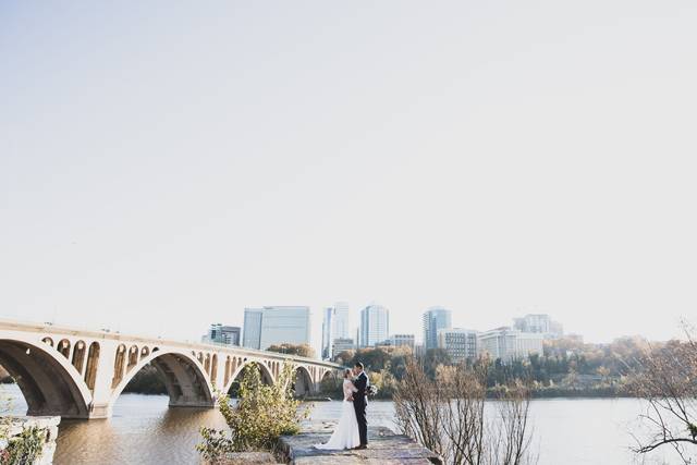 Couple near Memorial Bridge DC