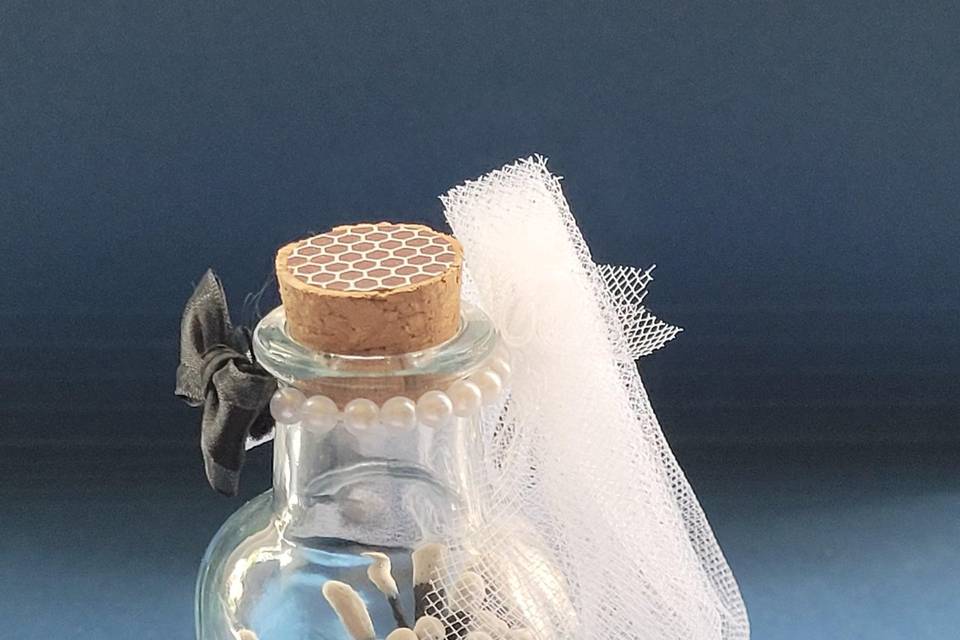 Side view of wedding favor