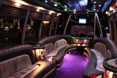 Chicago party bus service - Rent a party bus in Chicago