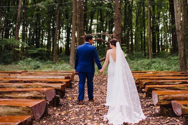 Forest ceremony aisle