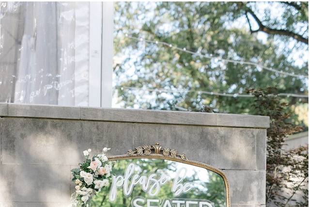 Escort card mirror
