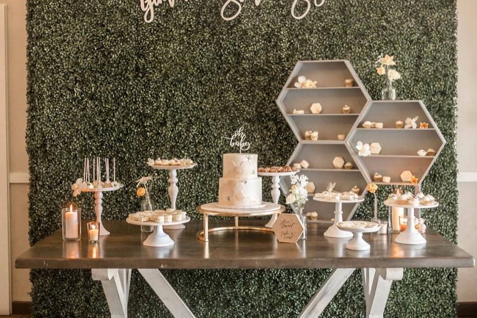 Boxwood wall dessert table