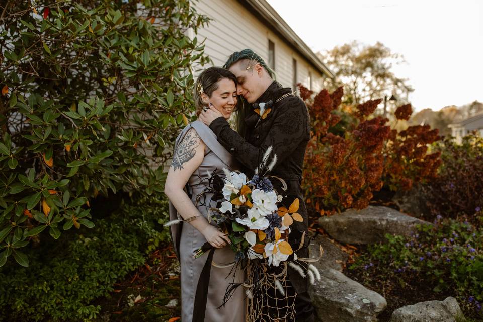 Nontraditional elopement coupl