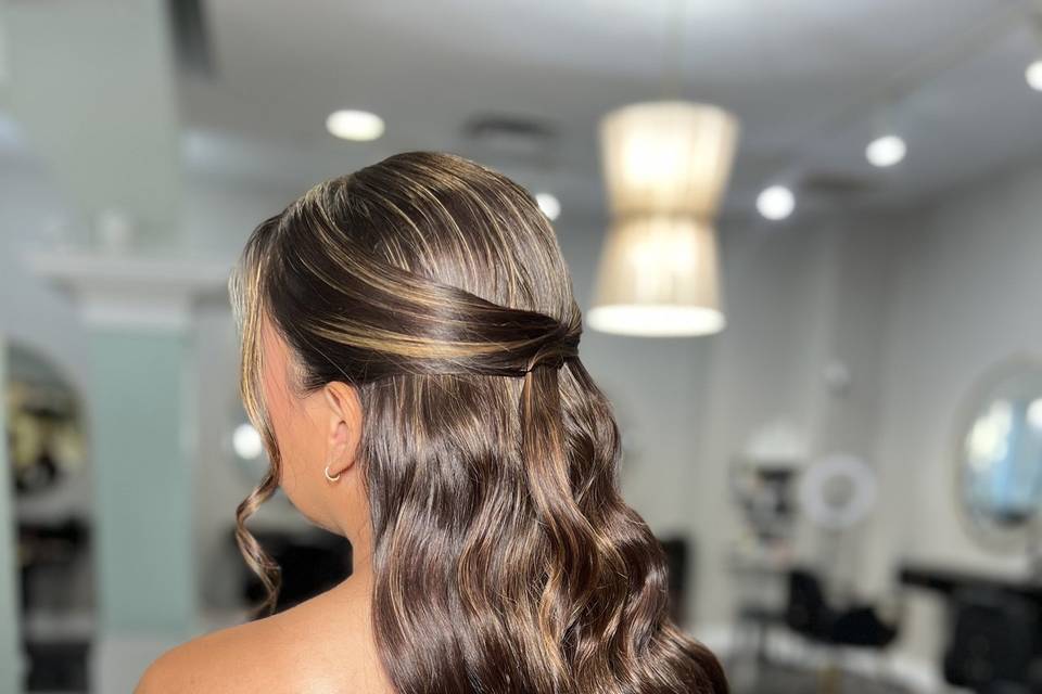 Half up, Half Down with Waves