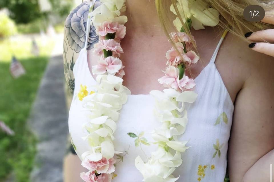 Orchid & carnation Lei