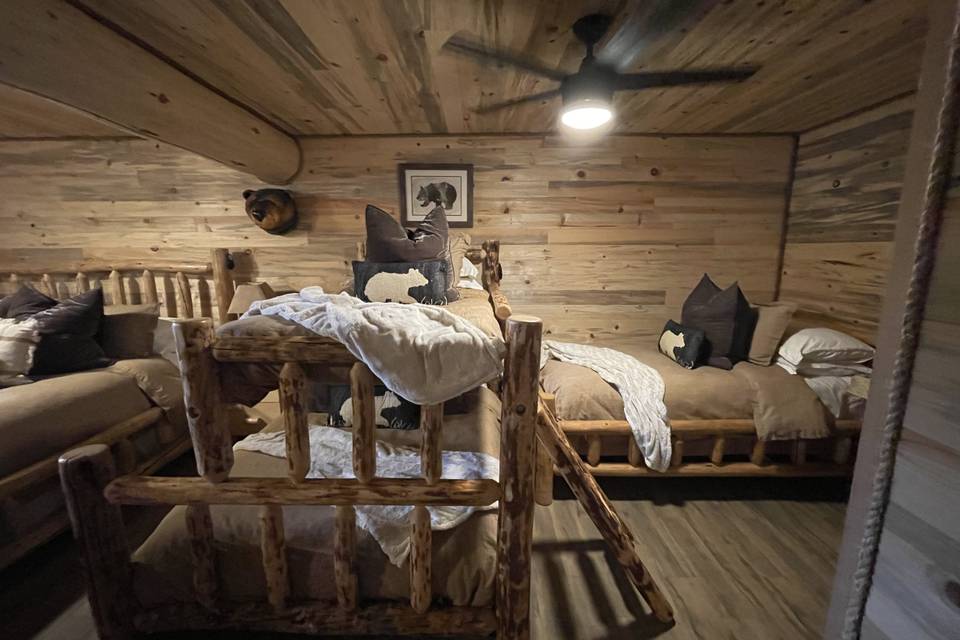 Bear's Den - 4 beds