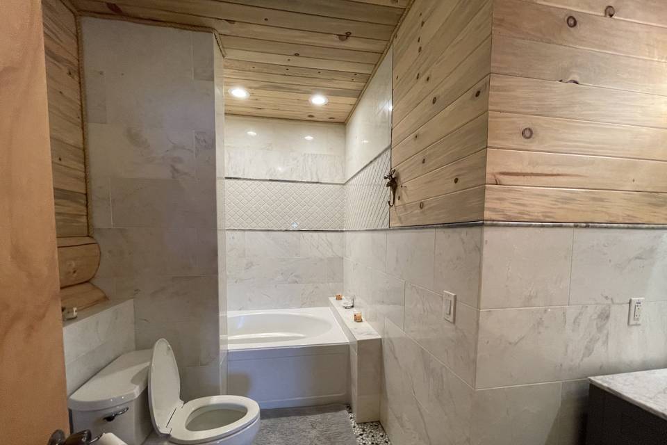 King's Lair Bathroom