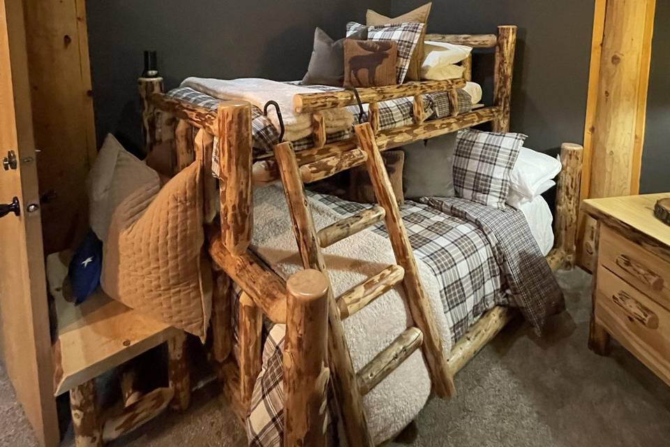 Moose Nugget Bunkbeds