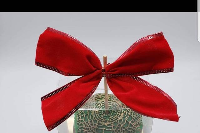 Holiday theme apple