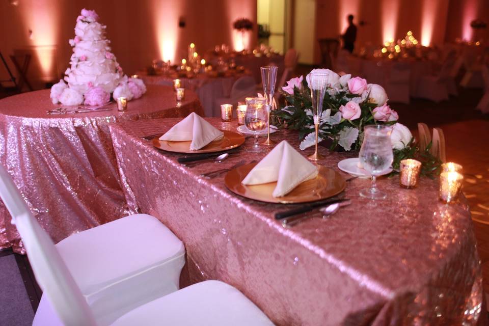 Sequinned pink sweetheart table