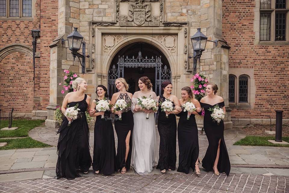 A stunning bridal party