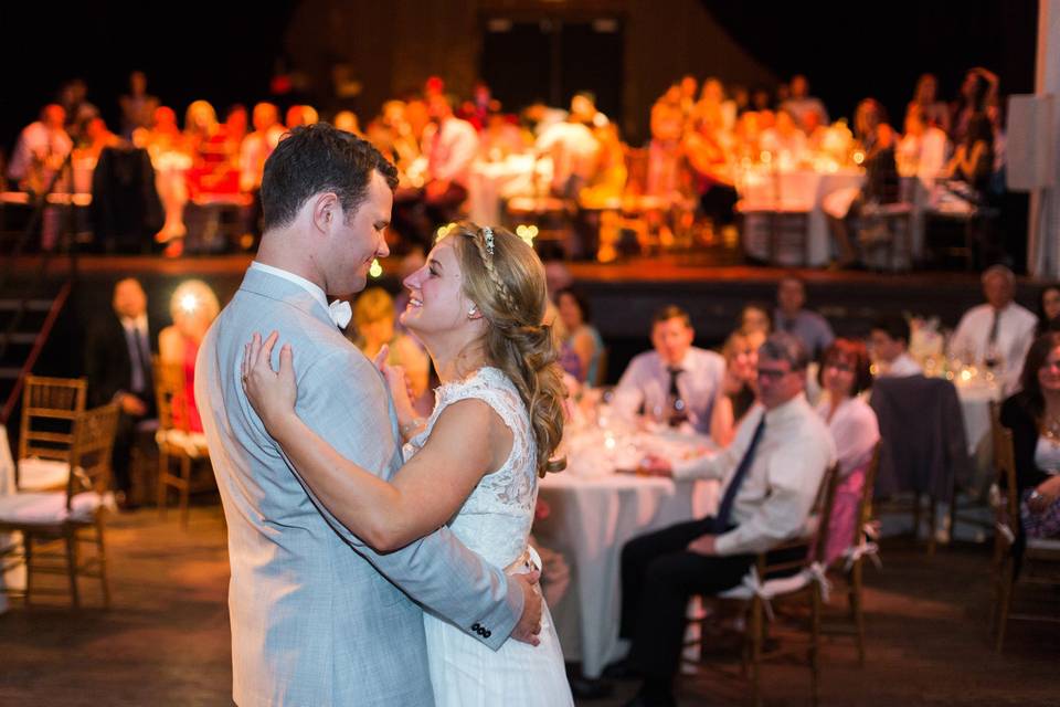 Newlyweds take to the dance floor