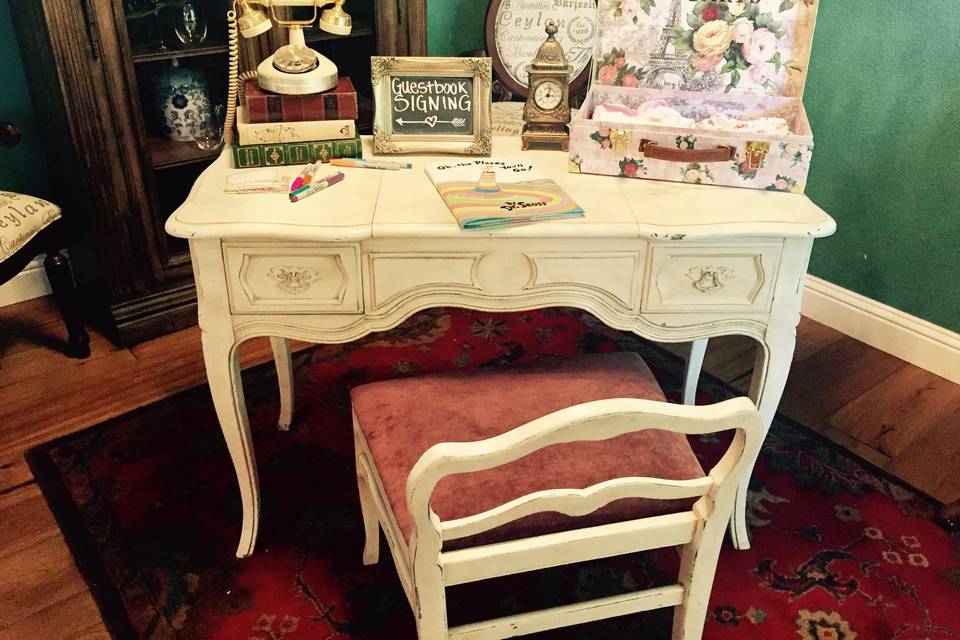 Desk/Vanity