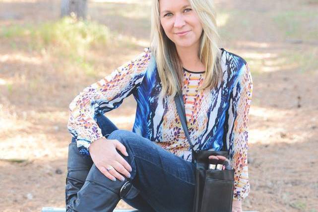 Freelance Make-Up Artist By : Dawn Halverson