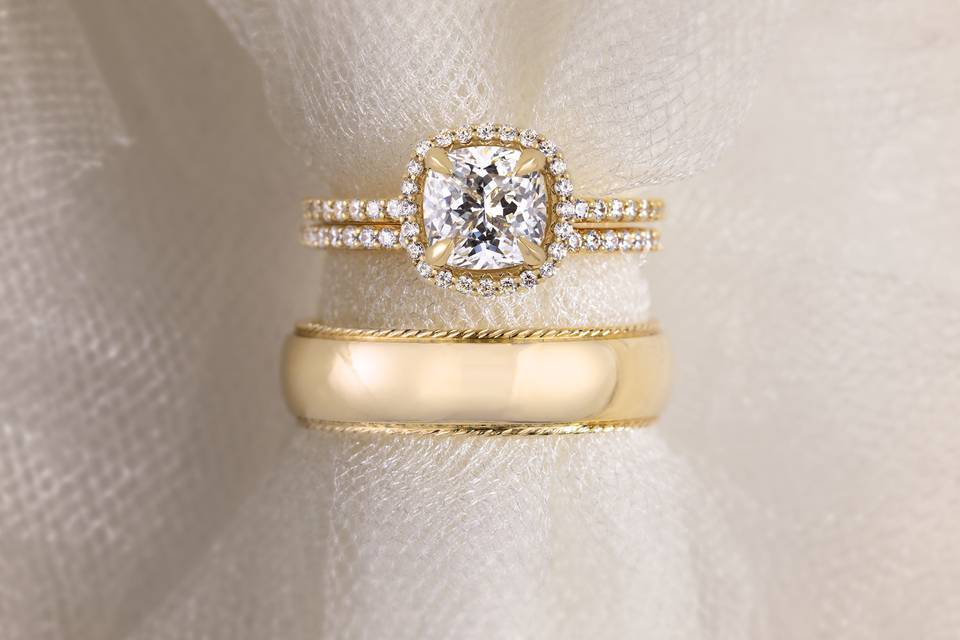Halo style Engagement Ring