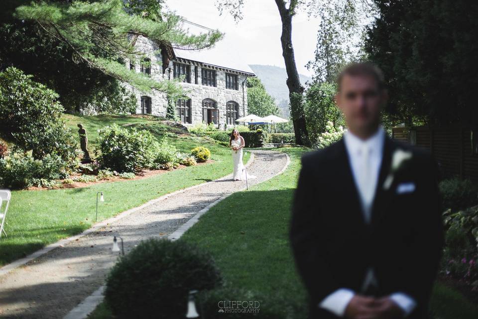 Bride on the walkway