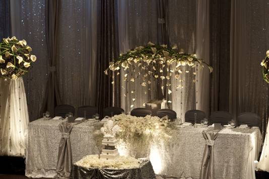 Head table arrangement