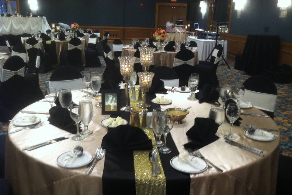 Black and gold table decor