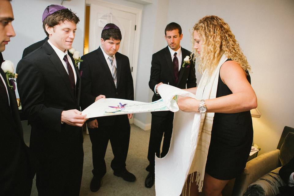 Signing the Kettubah