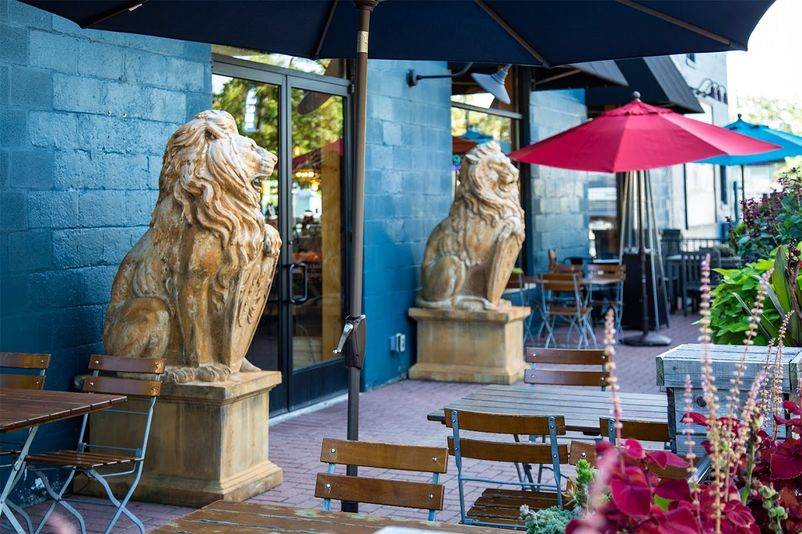 Three Cats Cafe