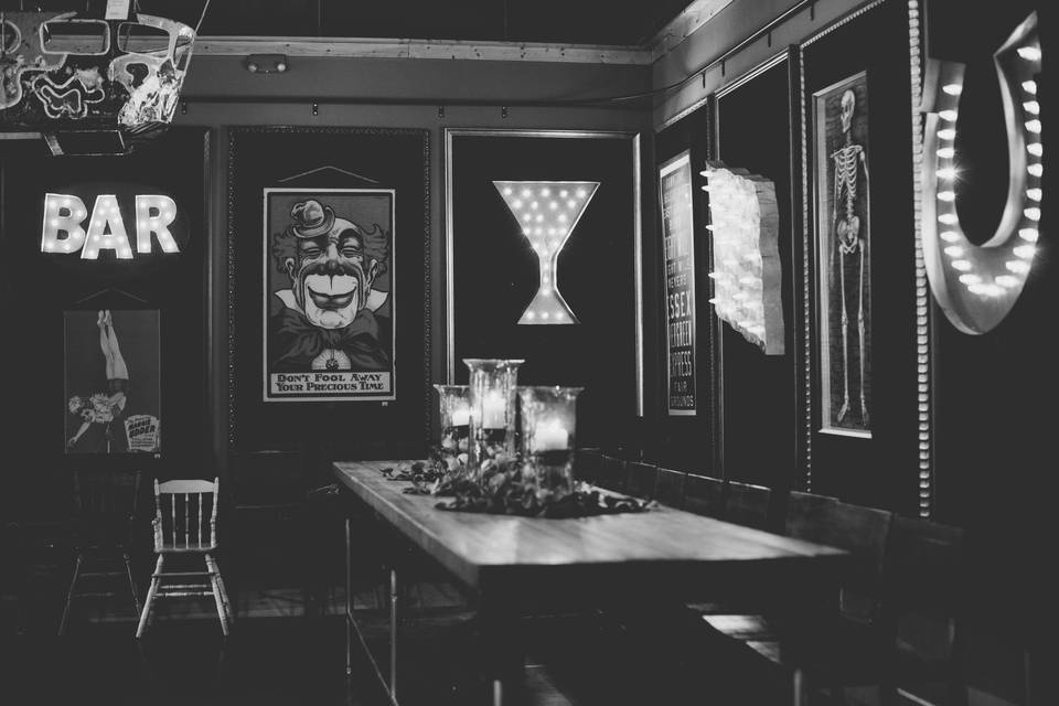 Three Cats Cafe