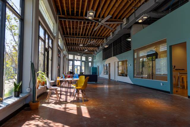 Industrial chic venue (Atrium)