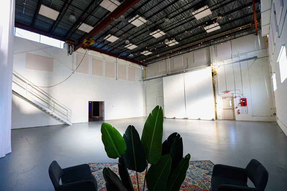 Warehouse B (Blank Canvas)