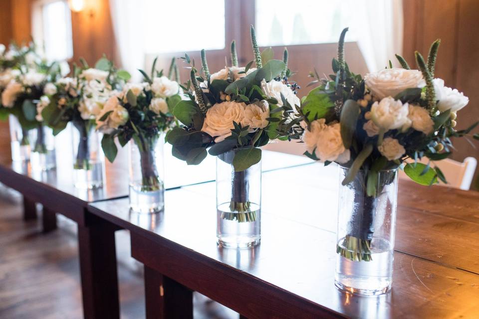 Bridesmaids bouquets