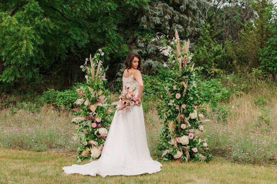 Broken arch for wedding