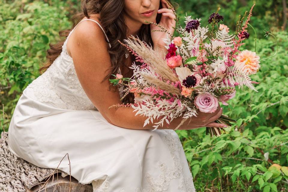 Dried flowers and pampas grass