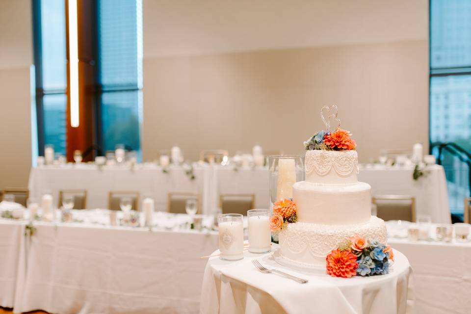 Cake floral with Dahlias