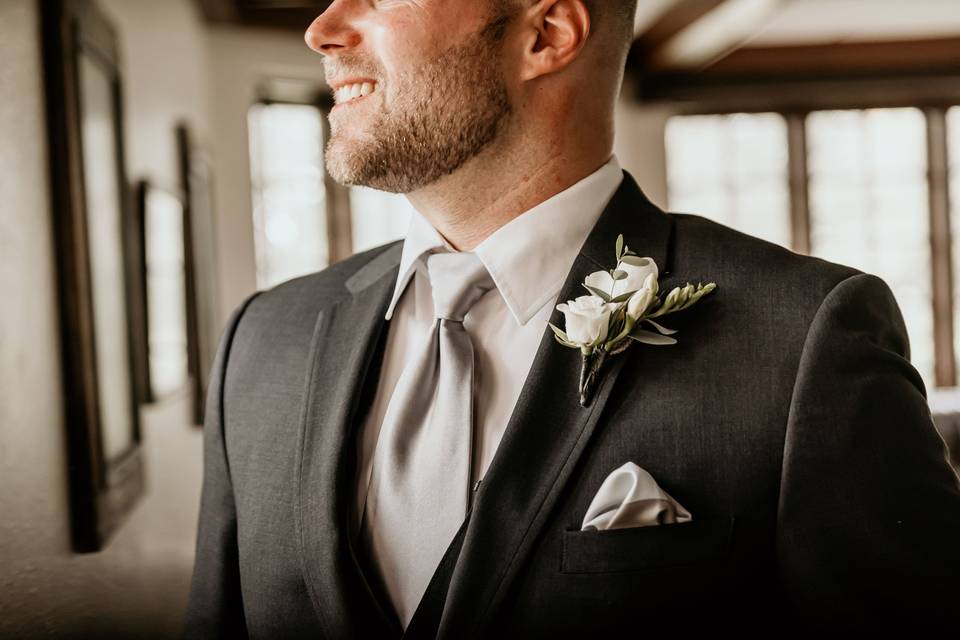 Groom's boutonniere