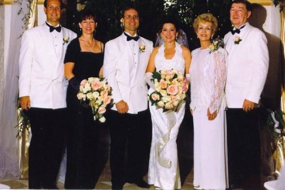 Shimmering wedding at the Historic Thomas Center.