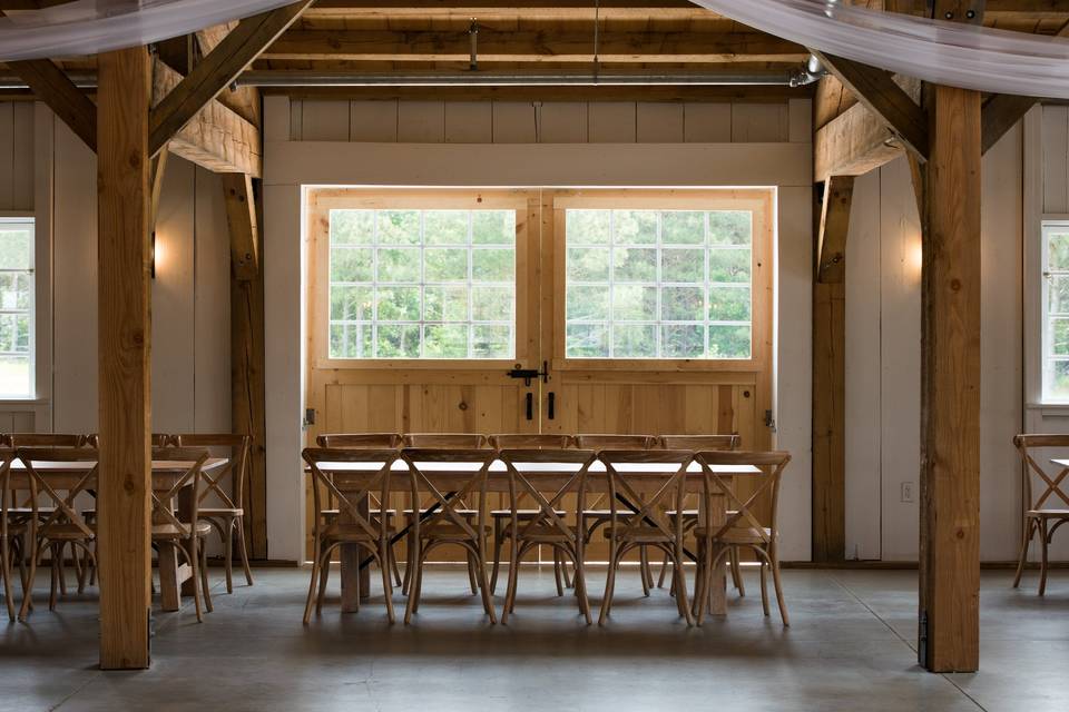 Side barn doors & farm tables
