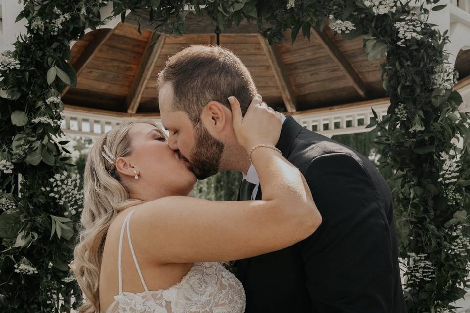 Chippewa Valley Wedding Crashe