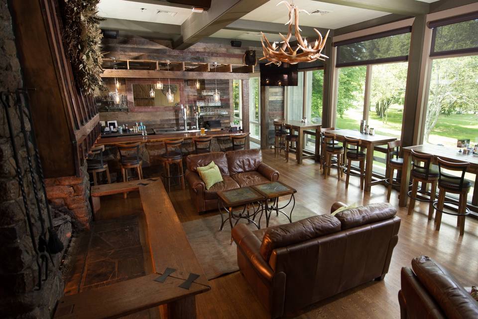 Bar & Lounge