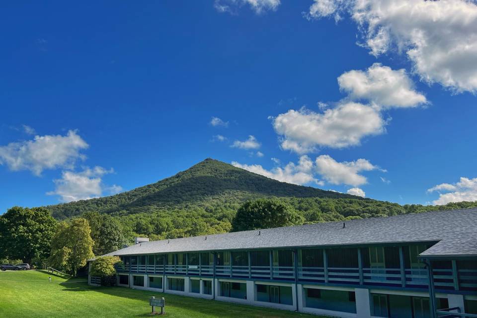 Peaks of Otter Lodge