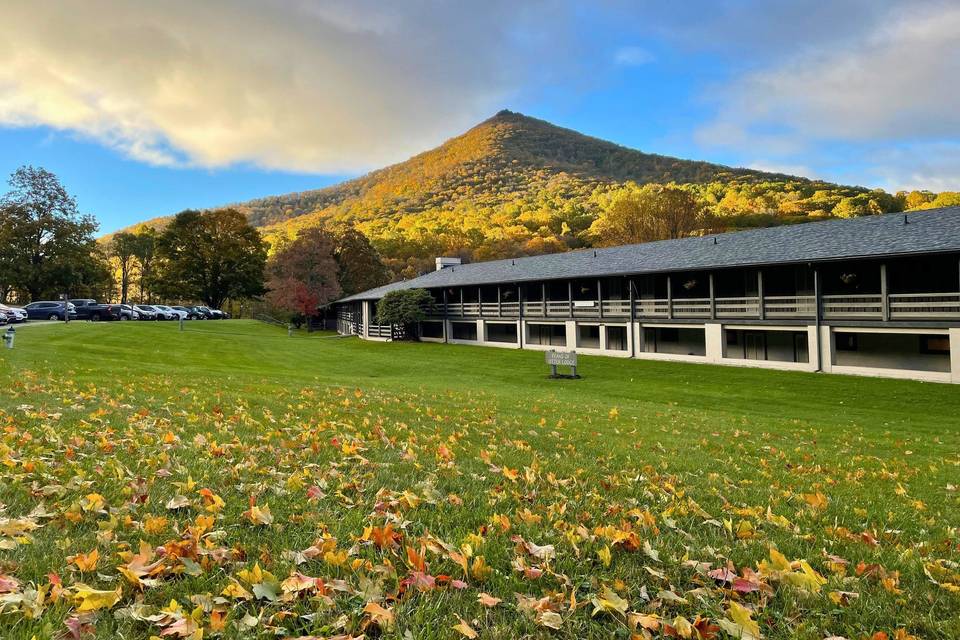 Peaks of Otter Lodge