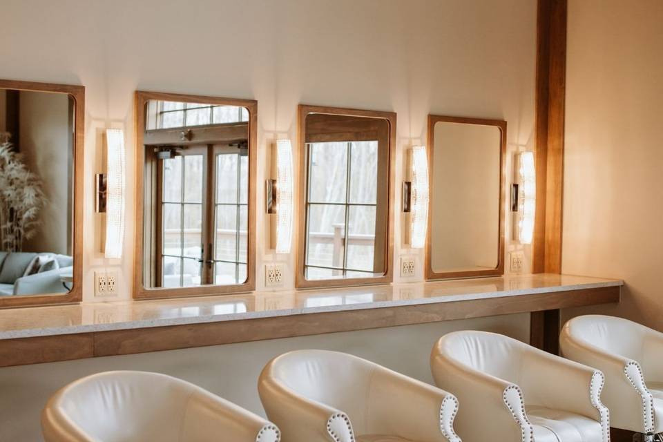 Balcony Suite Beauty Bar