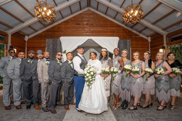 Couple with wedding party - Breaux Moments Photography
