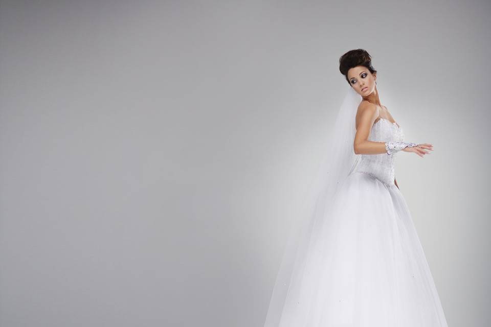 We aim to make brides and their wedding party feel beautiful. Come experience  the 'why' we do what we do at Salon Nuuvo