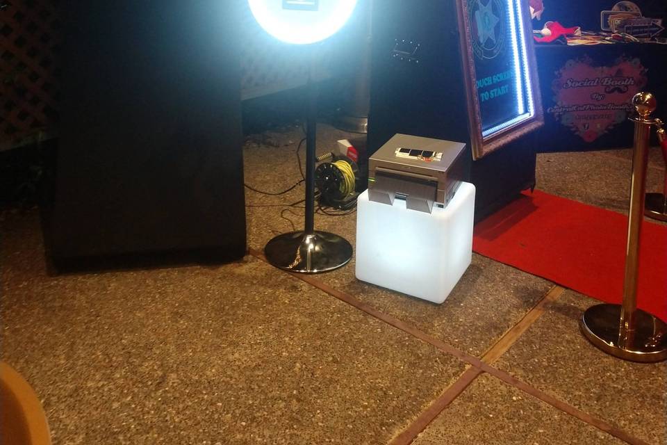 Magic mirror & social booth