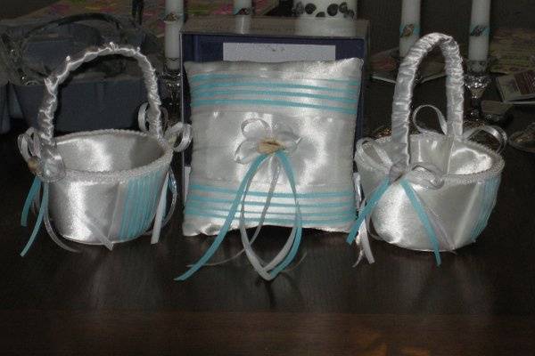 Custom Decorated Ring Pillow and Flower Girl Baskets.  June 2008