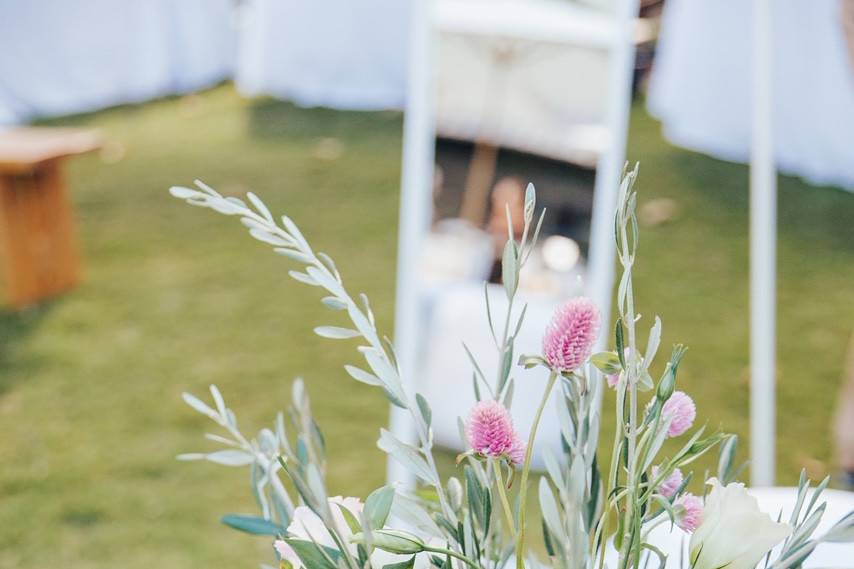 Loose Wildflower Centerpiece