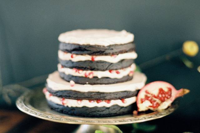 Lael Cakes - Home | Art deco wedding cake, Art deco cake, Cake